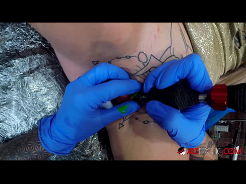 ❤️ Extrem tattooed Hottie Sully Savage krut en Tattoo op hirem Klitoris ❤❌ Porno op Porno lb.teenactivewear.ru
