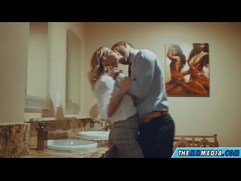 ❤️ Wann eng Busty Blond Iech an engem ëffentlechen Toilette verféiert ❤❌ Porno op Porno lb.teenactivewear.ru